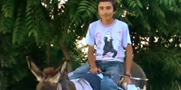 Bir ilden diğerine eşekle gitti