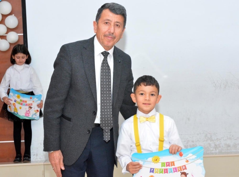 Çözüm Koleji öğrencileri karne heyecanı yaşadı 