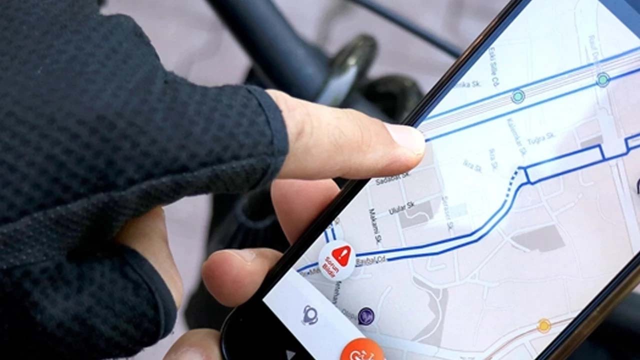 Çözümü yaşlılara takip cihazı takmakta buldular!