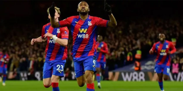 C.Palace, Arsenal'i devirdi