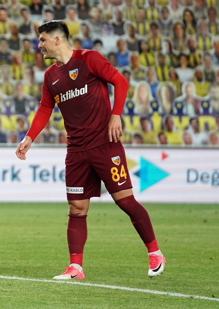 Cristian Sapunaru cezalı duruma düştü 