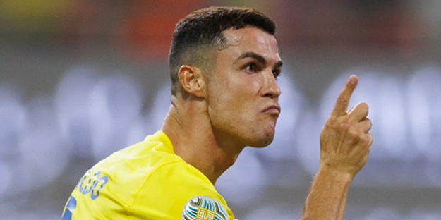 Cristiano Ronaldo biraz abartmıyon mu artık! Yeter yahu: Halı sahada da bunu yaparsın…