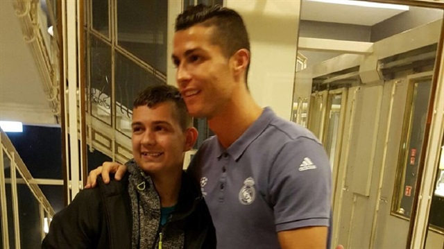 Cristiano Ronaldo David Pawlaczyc isimli gençle buluştu