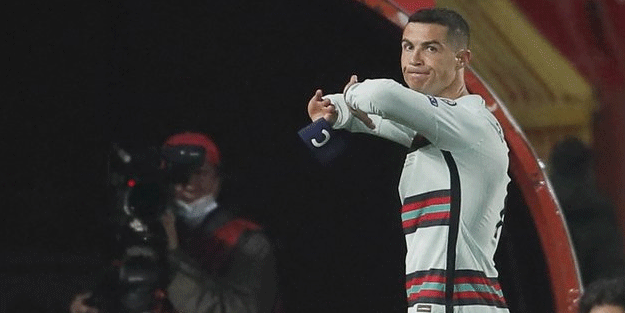 Ronaldo'nun yere attığı kaptanlık pazubendi rekor fiyata satıldı