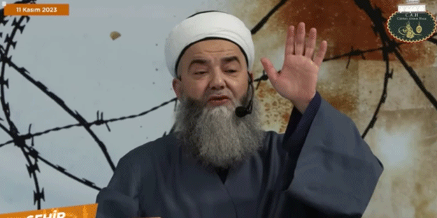 Cübbeli Ahmet Hoca 'yanacaklar' diyerek çıplakların yanına gelip kendisinden ne istediğini açıkladı