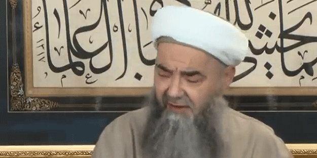 Cübbeli Ahmet Hoca’dan uyarı! ‘İslam fıkhı açısından câiz değildir’