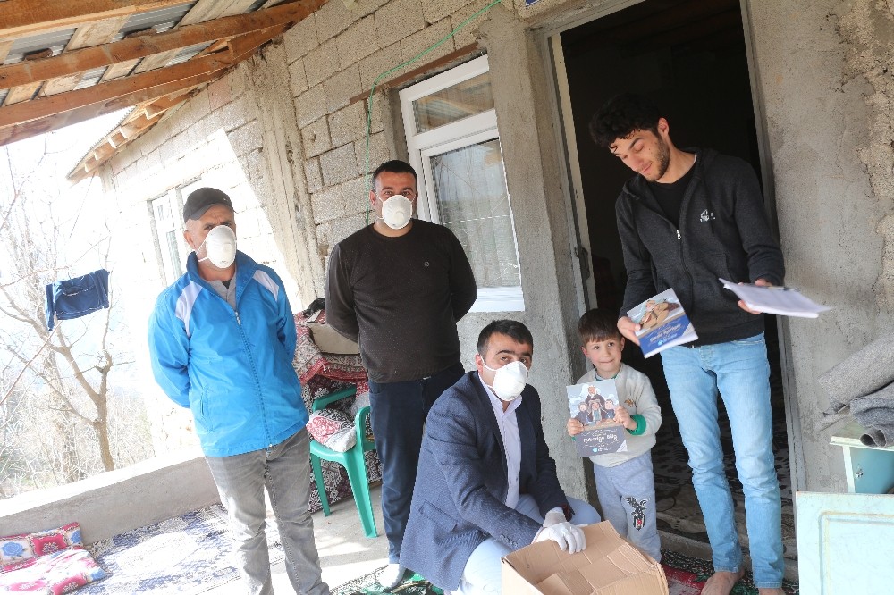Çukurca Belediyesinden yardım dağıtımı 