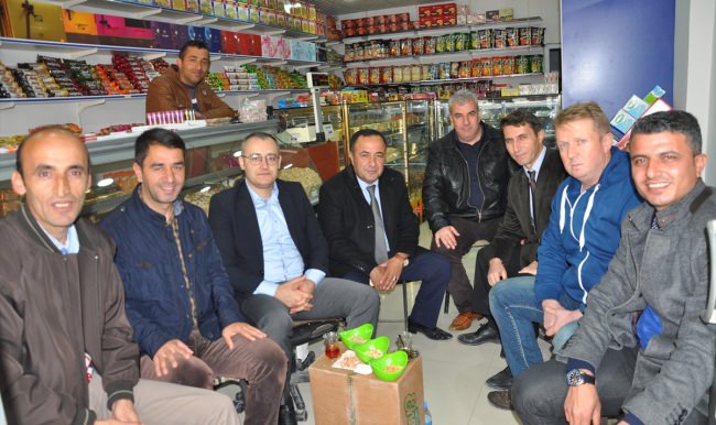 Çukurca Kaymakamı Mut, esnafı ziyaret etti