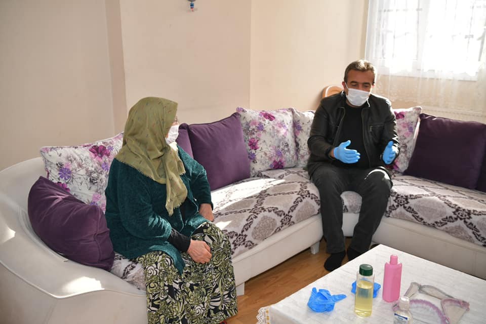 Çukurova’da 65 yaş üstüne sıcak yemek servisi 
