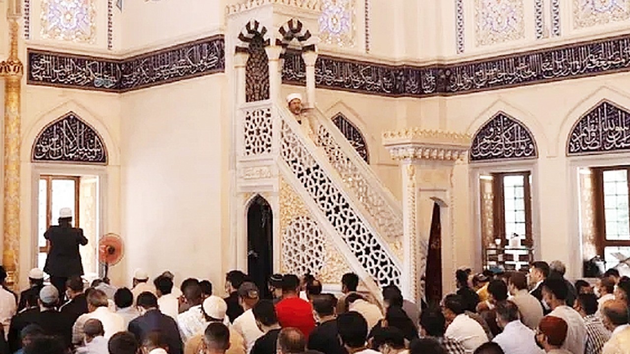 Cuma hutbesi konusu nedir? Cuma namazı kaç rekat kılınıyor?