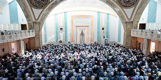 Cuma Hutbesi: “Meşru Olmayan Kazanç: Faiz”