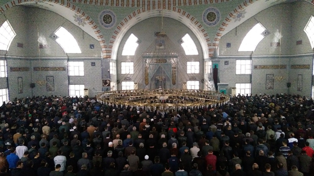 Cuma hutbesinde Korona virüs uyarısı 