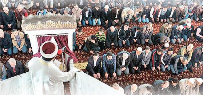 Cuma hutbesinde 'Zaman' köşe yazısını okumuşlar!