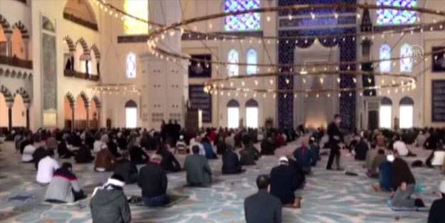 Cuma namazı bugün saat kaçta? Cuma namazı saat kaçta kılınacak? 18 Mar 2022 Ankara, İstanbul, İzmir ve tüm iller için cuma namaz saati…