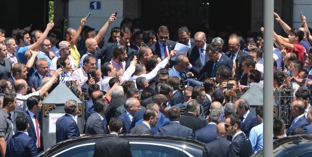 Cuma namazı çıkışı 
