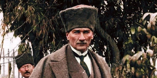 Cuma namazı için ayağa kalkan sözde Atatürkçüler Mustafa Kemal'in sözlerine ne diyecek?