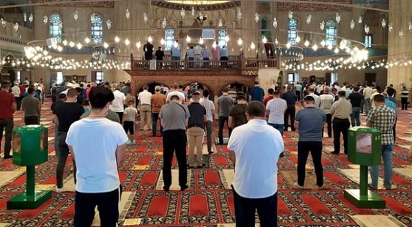 Cuma namazı saat kaçta? 10 Haziran Cuma Hutbesi