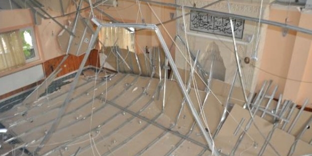 Cuma namazı sırasında büyük şok!