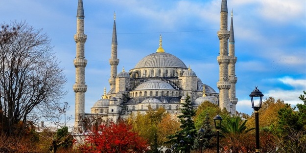 Cuma namazını Sultanahmet'te kılacaklar