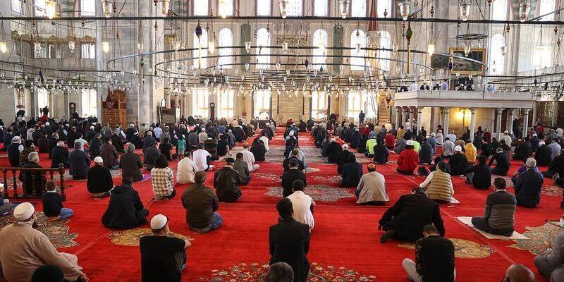 Cuma namazının hükmü nedir?