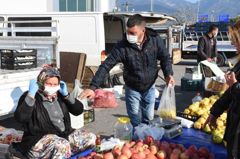 Cuma Pazar’ında Covid19 önlemleri alındı 