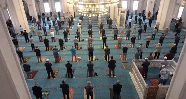 Cuma saati 27 Mayıs Cuma namazı saat kaçta Diyanet