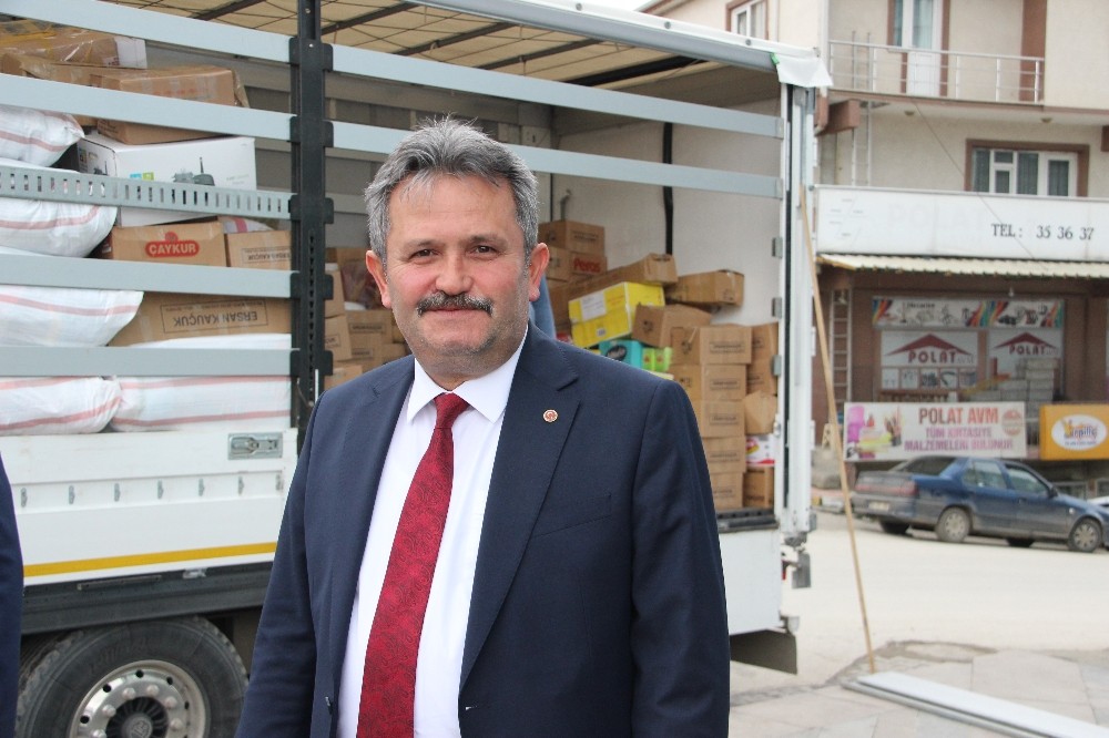 Cumayeri halkı Elazığ’a yardım elini uzattı 