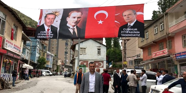 Cumhur ittifakı Uludere'de afişlerde!