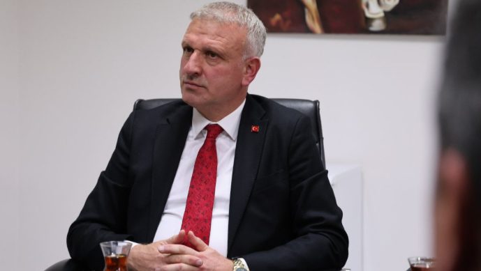 Cumhurbaşkanı Başdanışmanı Saral'dan çağrı: Fon krizinde süreç şeffaf yürütülsün
