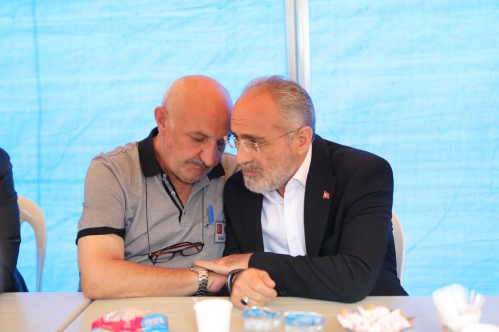 Cumhurbaşkanı Başdanışmanı Topçu’dan şehidin ailesine ziyaret 