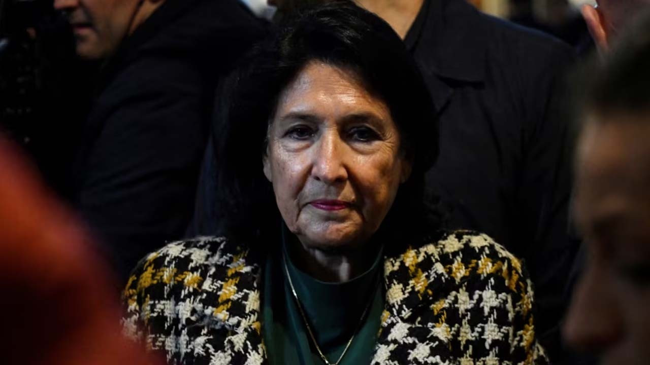 Gürcistan Cumhurbaşkanı duyurdu: Sandığa 'Rus operasyonu'