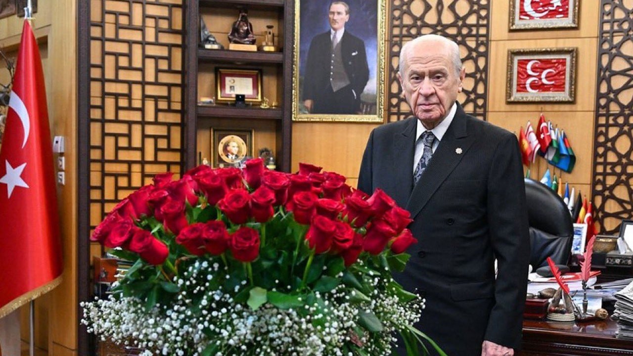 Cumhurbaşkanı Erdoğan 78 gülle Devlet Bahçeli’nin yeni yaşını kutladı