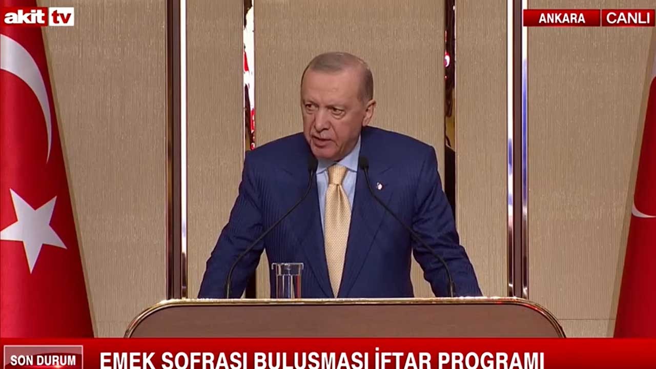 Erdoğan laikçi yobazların bildirisine sert tepki: Öğrencilerin cumaya gitmesine laf ediyorlar