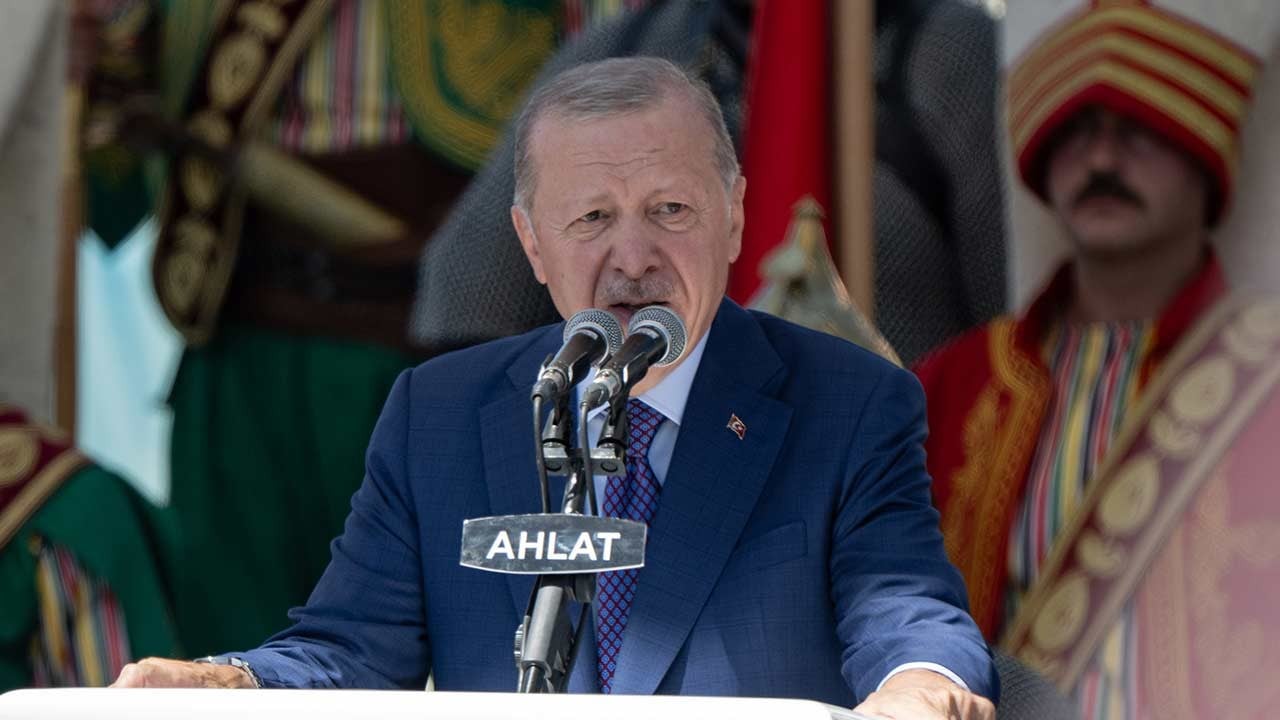 Cumhurbaşkanı Erdoğan: Ahlat kubbetü'l-İslam'dır