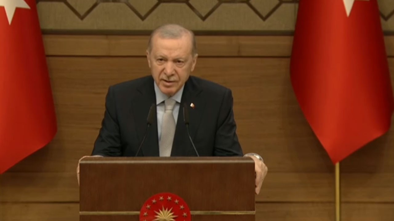 Cumhurbaşkanı Erdoğan Anadolu Medya Ödülleri'nde konuştu: Bugünlere manşetlerle çarpışa çarpışa geldik