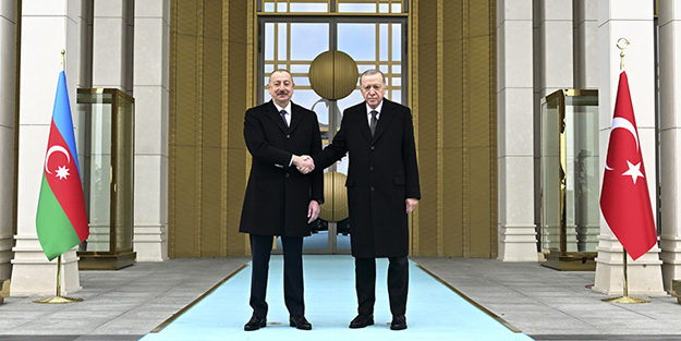 Cumhurbaşkanı Erdoğan, Azerbaycan Cumhurbaşkanı Aliyev'i resmi törenle karşıladı