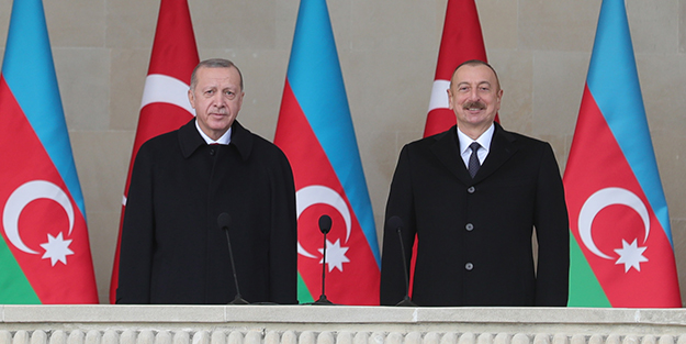 Cumhurbaşkanı Erdoğan Azerbaycan'da! Tören başladı