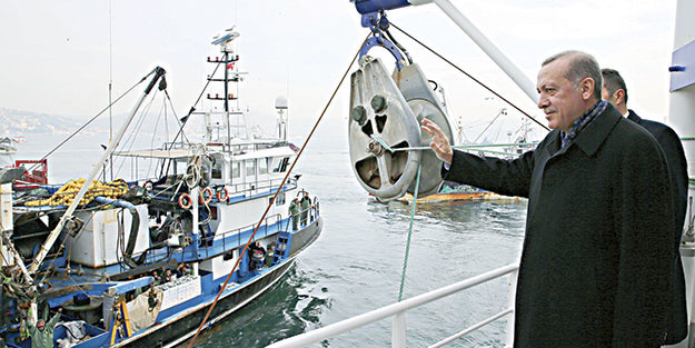Cumhurbaşkanı Erdoğan balıkçılarla ava çıktı