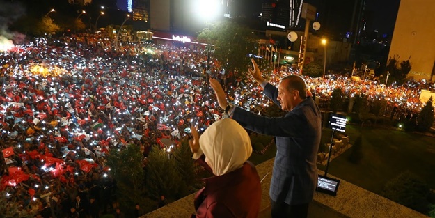 Cumhurbaşkanı Erdoğan balkon konuşması yapacak mı?
