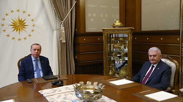 Cumhurbaşkanı Erdoğan, Başbakan ve MİT Müsteşarı ile görüştü