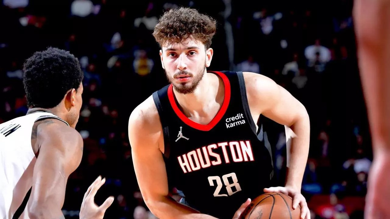 Cumhurbaşkanı Erdoğan, basketbol oyuncusu Şengün'ü tebrik etti