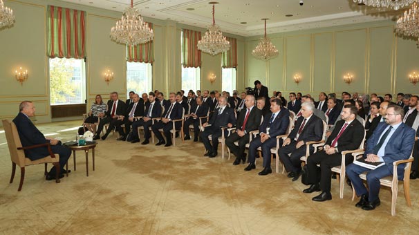 Cumhurbaşkanı Erdoğan, Berlin’de Türk sivil toplum kuruluşlarının temsilcileriyle görüştü