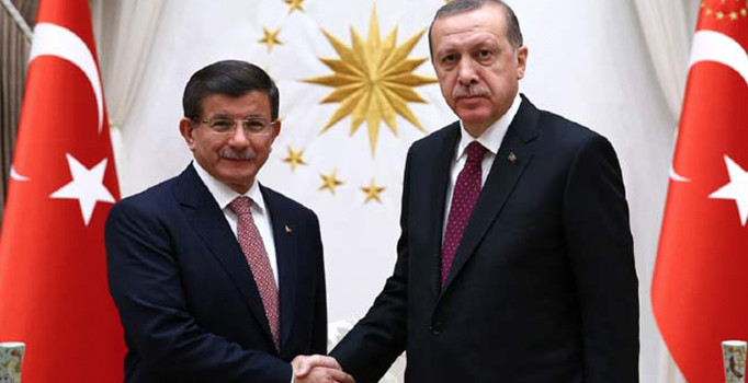 Cumhurbaşkanı Erdoğan, Beştepe'de Ahmet Davutoğlu'nu kabul etti