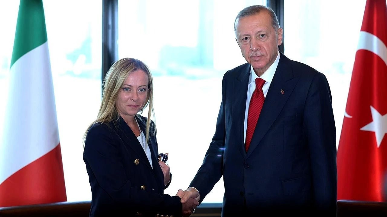 Erdoğan çağrı yaptı, Meloni talimatı verdi! İtalya'dan kritik Suriye kararı