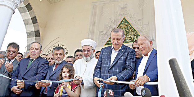 Cumhurbaşkanı Erdoğan Cami açtı