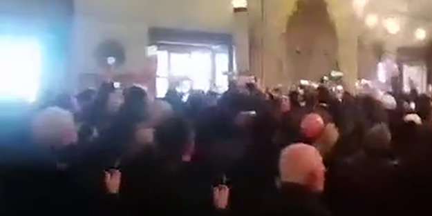 Cumhurbaşkanı Erdoğan cemaate dua ettirdi