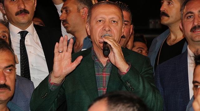 Cumhurbaşkanı Erdoğan Diyarbakırlılarla sohbet etti