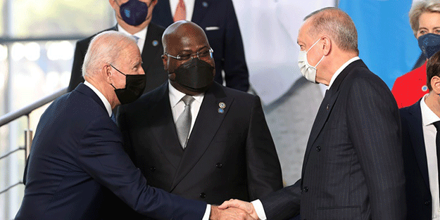 Cumhurbaşkanı Erdoğan G20 Liderler Zirvesi'nde aile fotoğrafı çekimine katıldı
