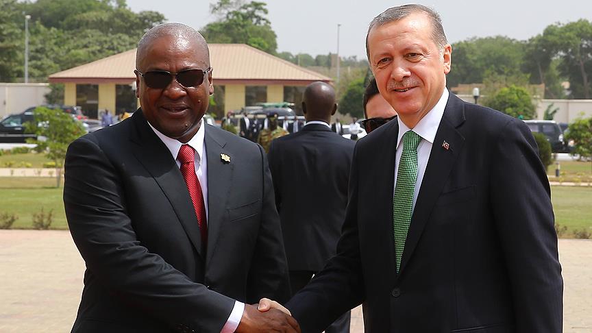 Cumhurbaşkanı Erdoğan Gana'da resmi törenle karşılandı