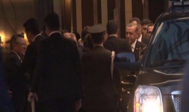 Cumhurbaşkanı Erdoğan genç çiftin nikah şahidi oldu